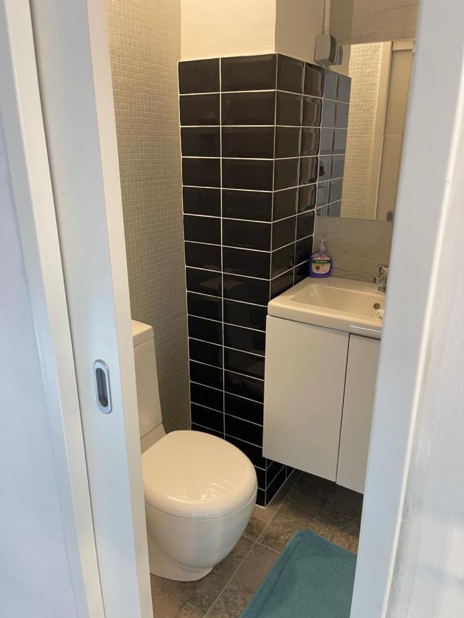 C Apartment *